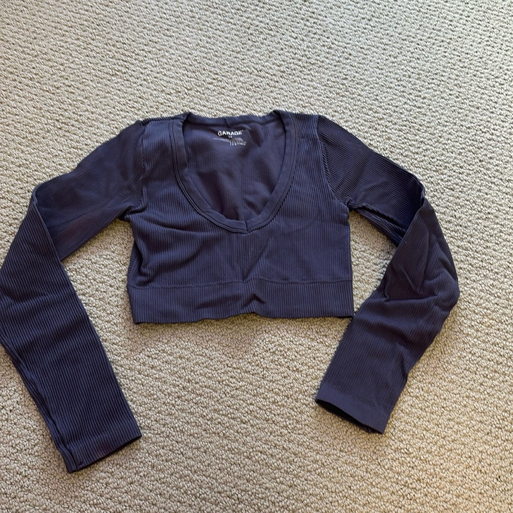 garage long sleeve crop top - navy/purple